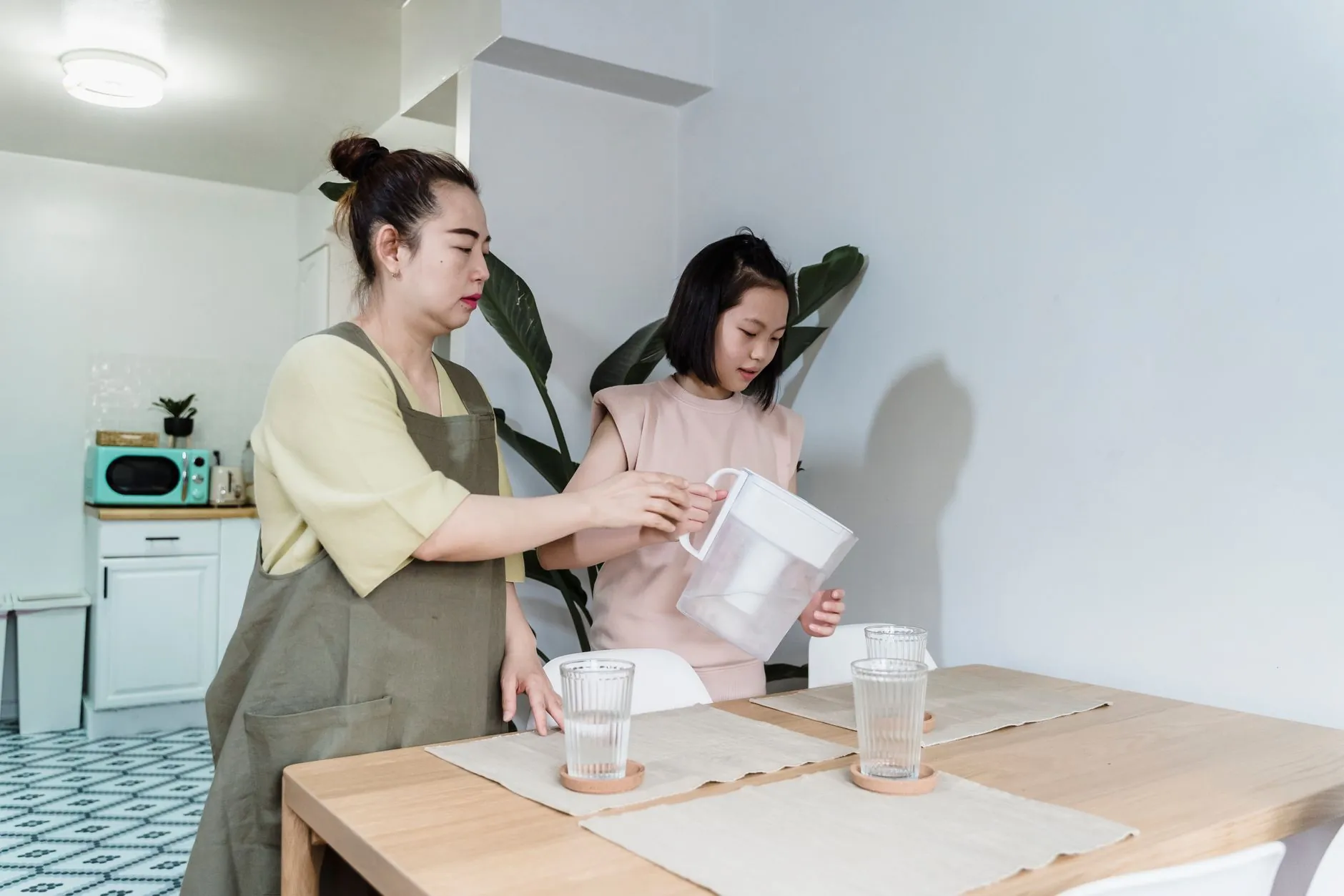电饭煲与电磁炉选购对比：重庆家庭厨房小电效能与能耗的实测分析